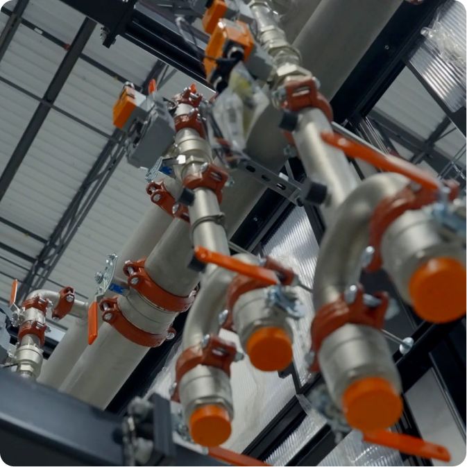 Liquid cooling manifolds