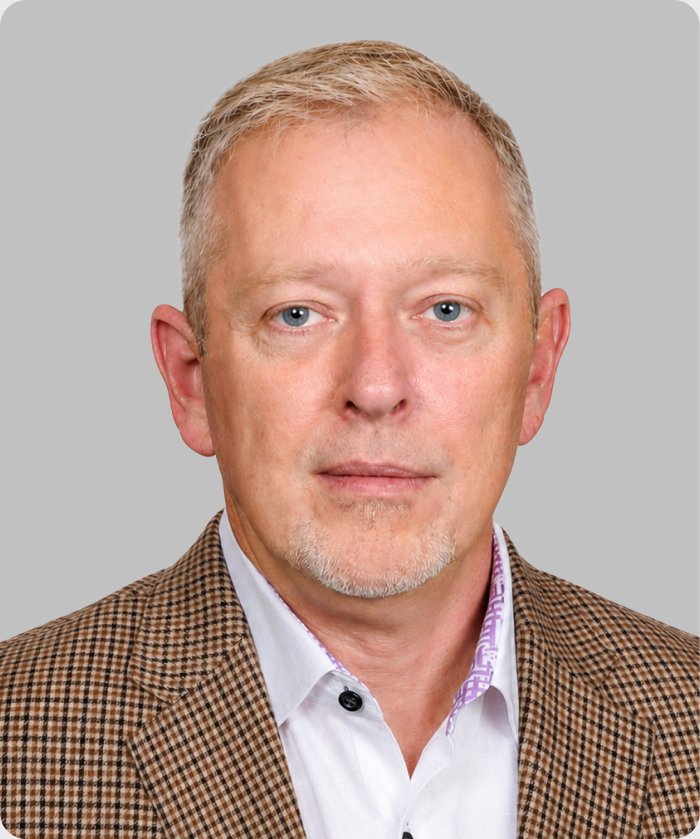 Darrell Reynolds, Chief Commercial Officer