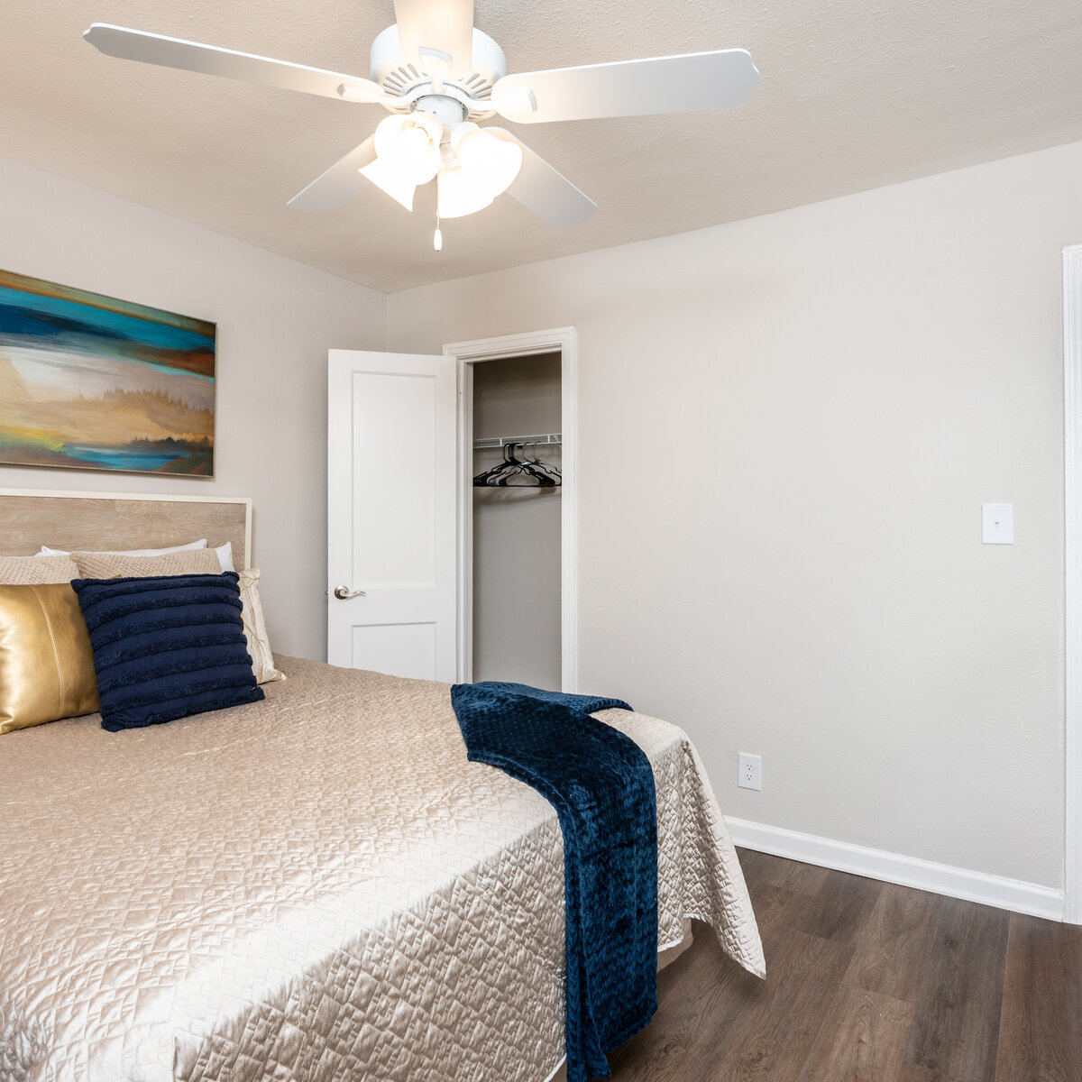 Bedroom with large bed