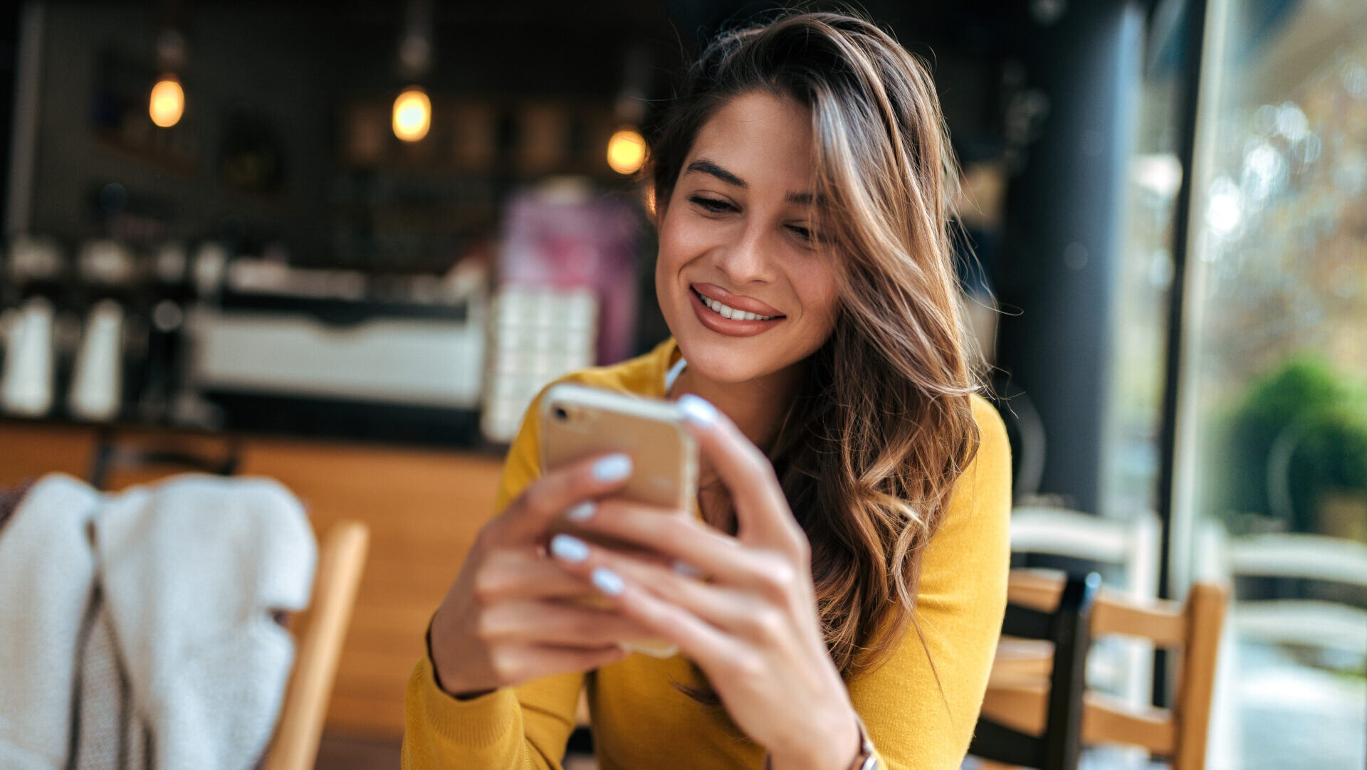 Create a Strong Candidate Experience with Text Messaging for Recruitment Success – Hireology