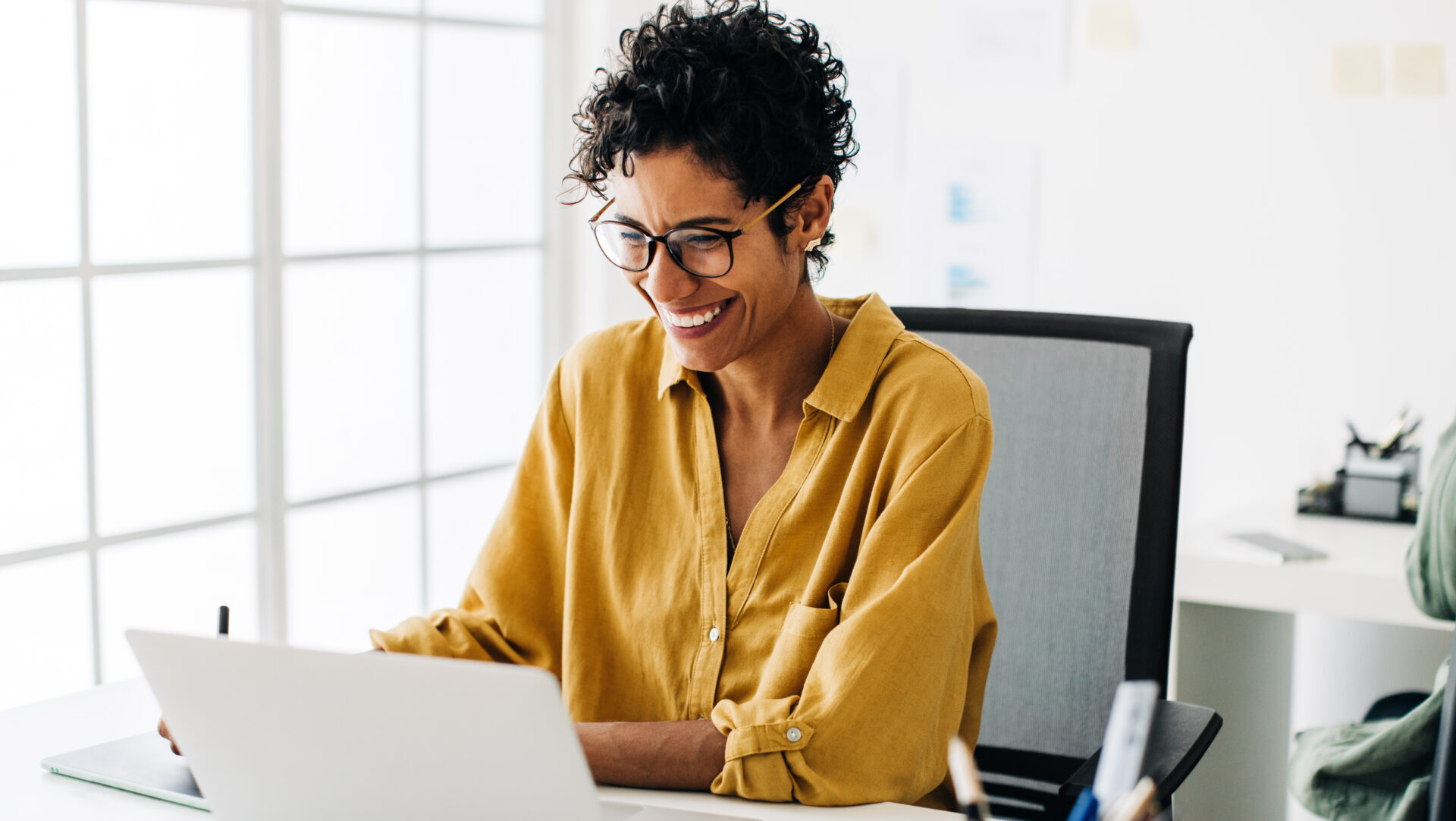Why Hireology Outperforms Apploi for Senior Care HR – Hireology