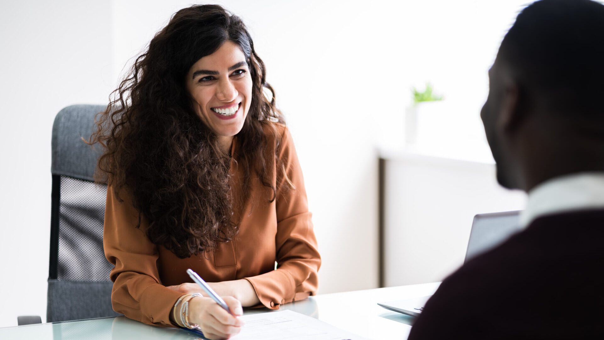 10 Creative Interview Questions, Bad Answers Included – Hireology