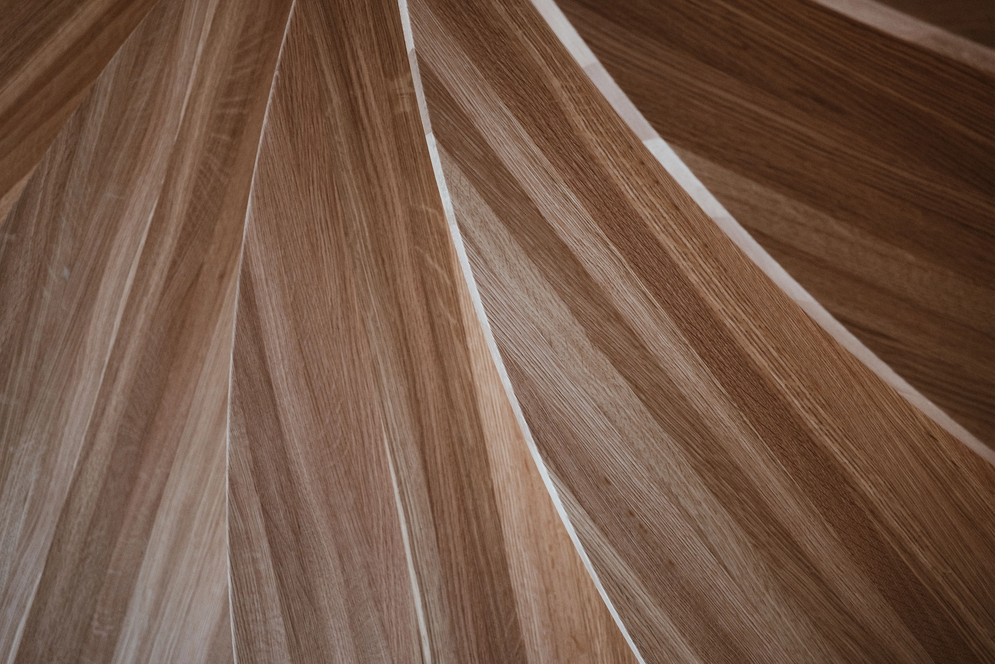 FLIGHT Spiral interior helical treads