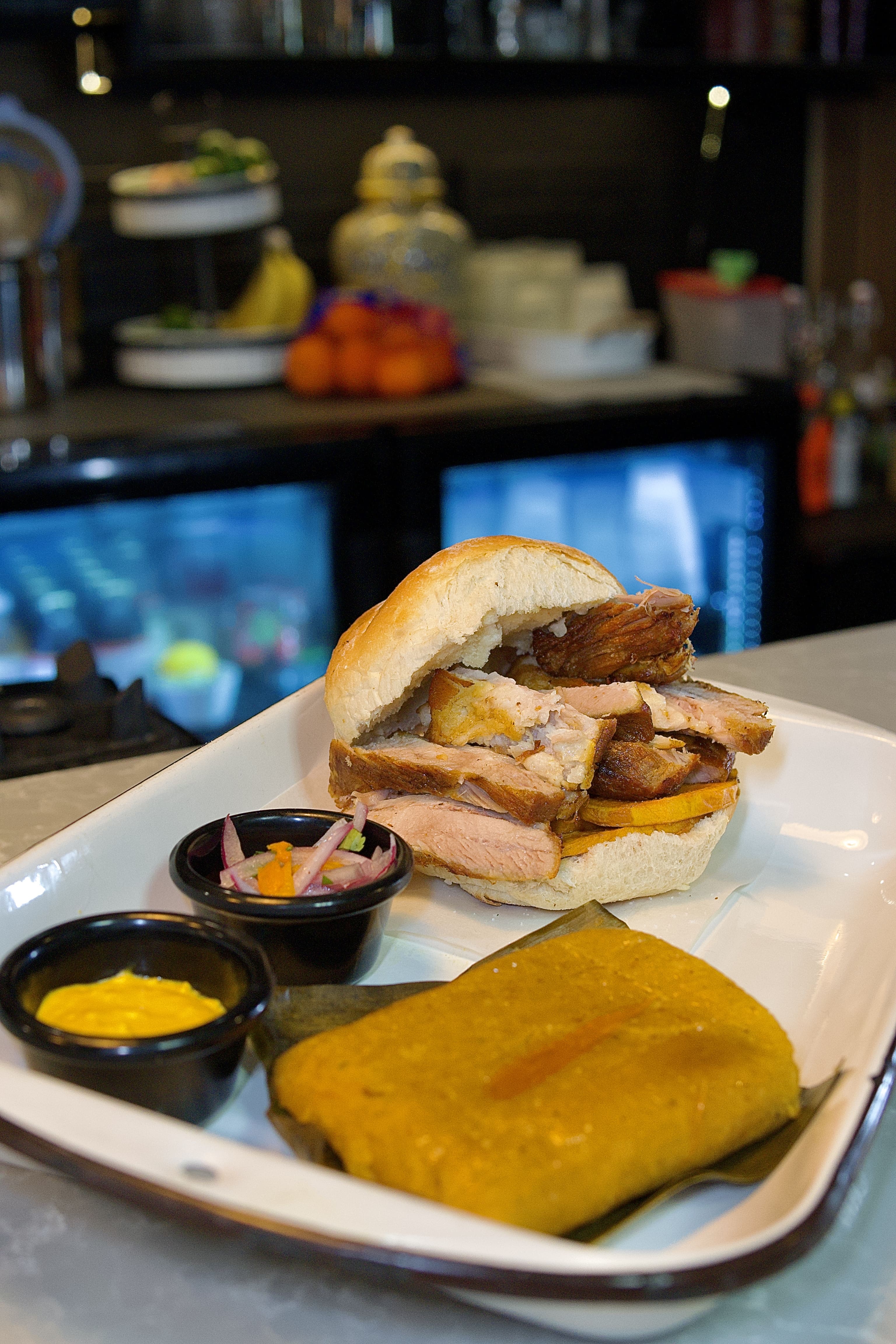 Pan con chicharron