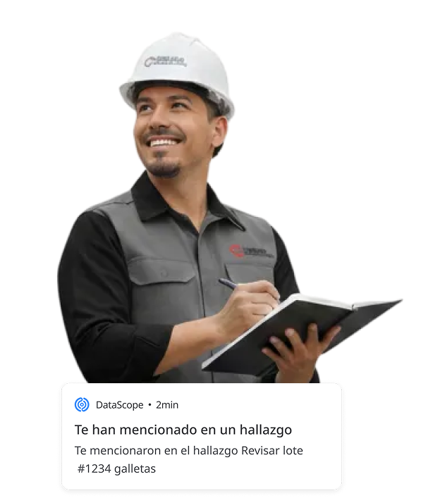 Supervisor revisando el historial de intervenciones de un activo