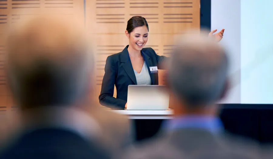 Our Comprehensive Guide on How to Find Speakers for an Event (+ Best Practices)