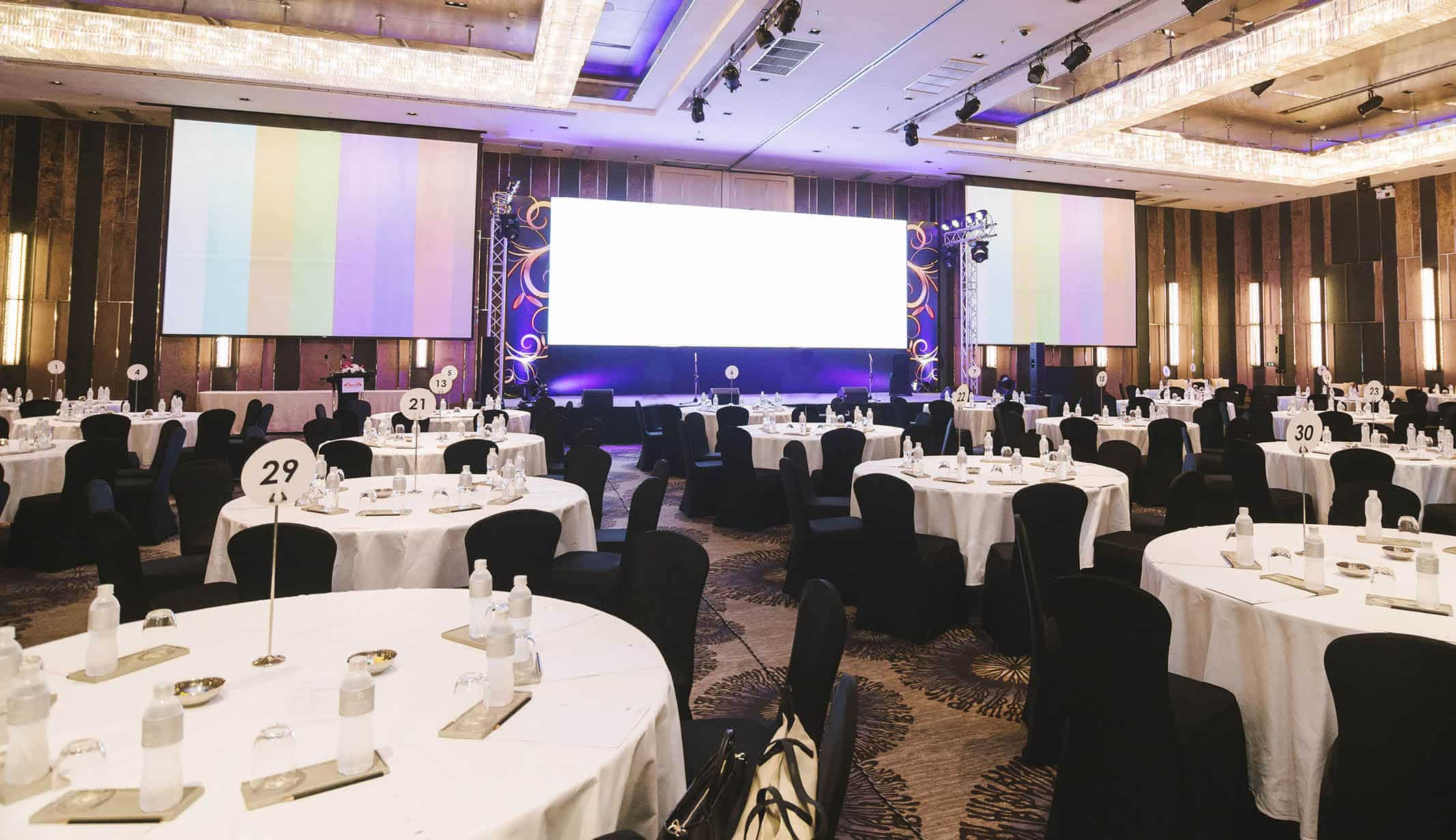 Event Staging: How To Stage In-Person, Hybrid & Virtual Events