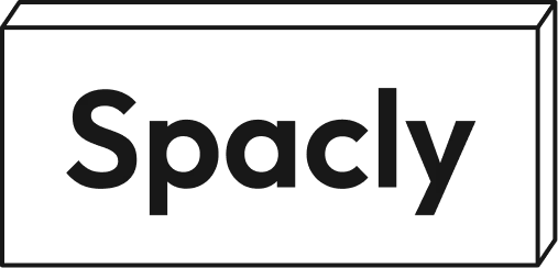Logo Spacly avec contour rectangulaire en 3D noir.