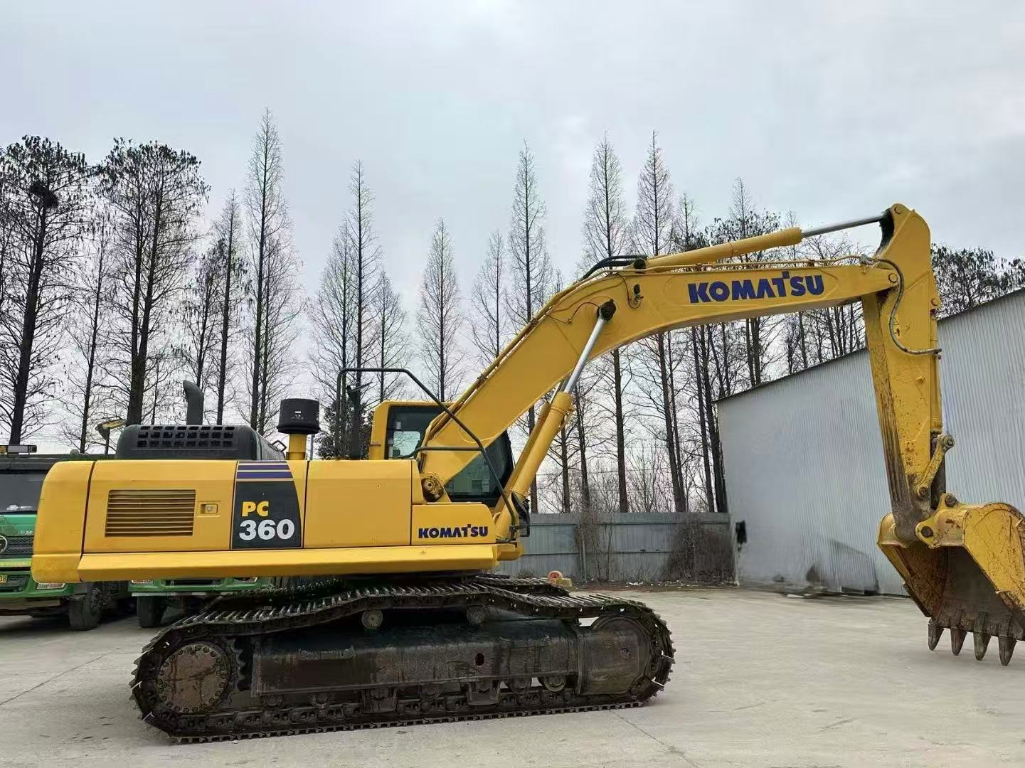2022 Komatsu PC360 excavator