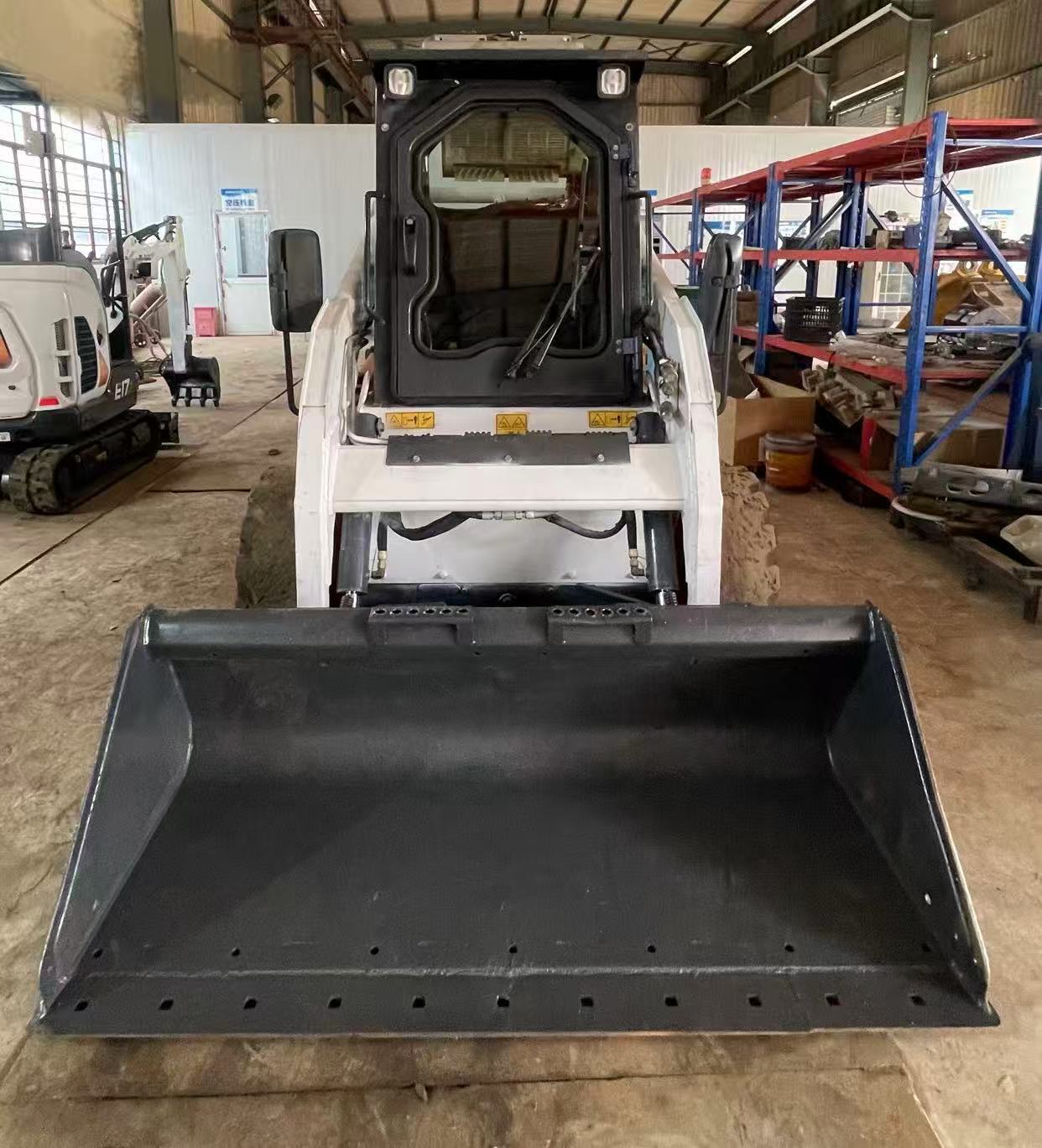 2018 Bobcat S18 skid-steer loader — photo 1