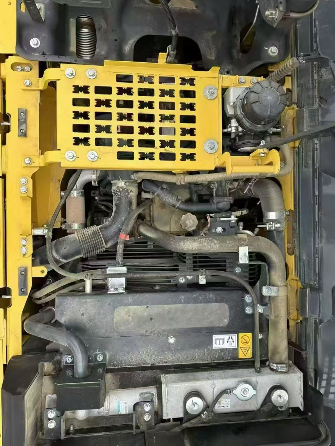 2023 Komatsu PC200 excavator — photo 3