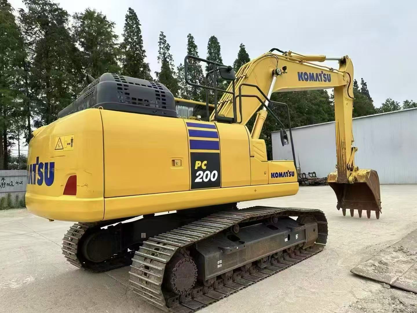 2023 Komatsu PC200 excavator — photo 7