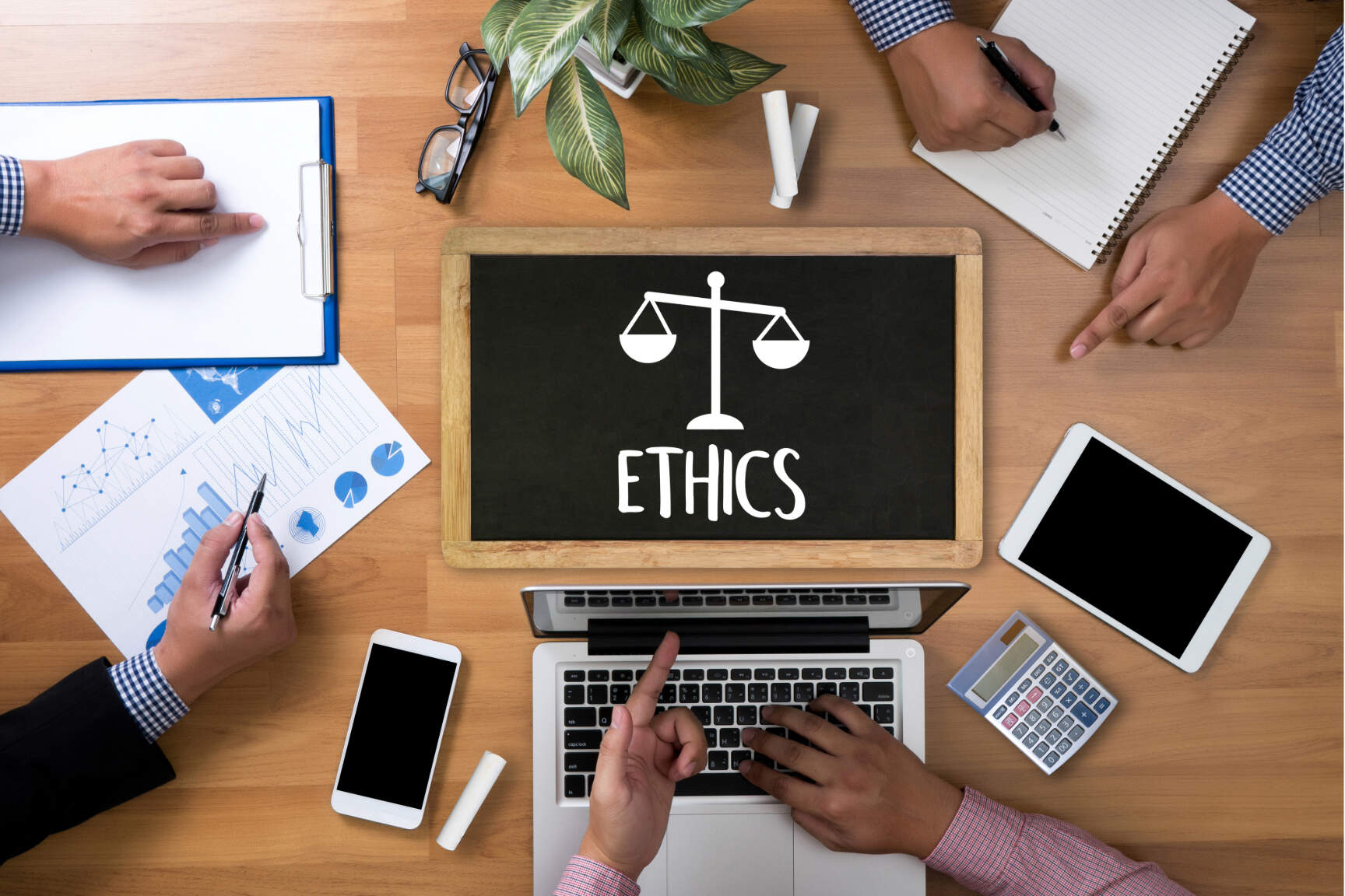 Workplace Ethics 101: How to Make the Right Decisions When No One Is Watching