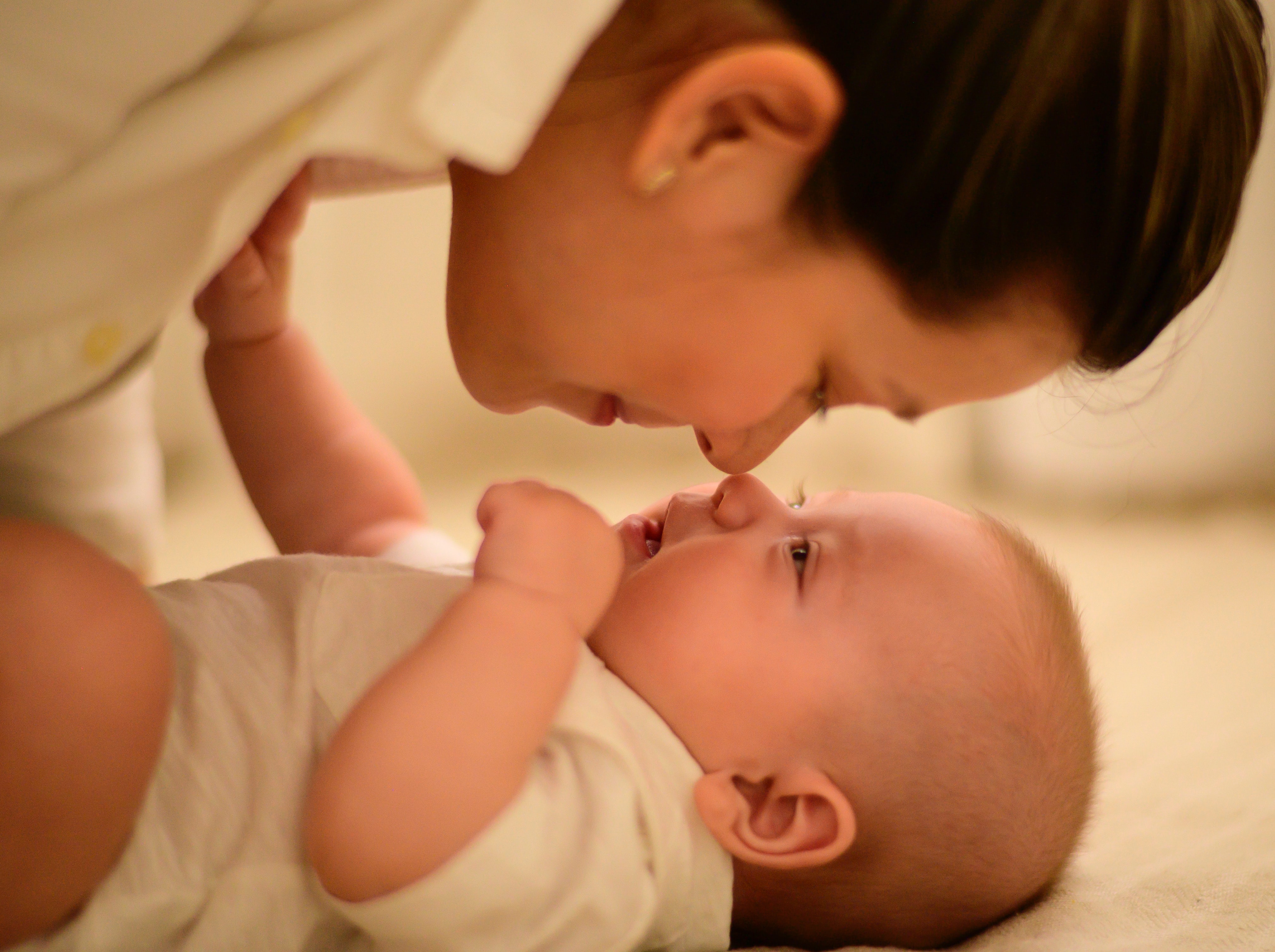 Photo by <a href="https://unsplash.com/es/@tablas08?utm_source=unsplash&utm_medium=referral&utm_content=creditCopyText">Ana Tablas</a> on <a href="https://unsplash.com/s/photos/baby-mother?utm_source=unsplash&utm_medium=referral&utm_content=creditCopyText">Unsplash</a>   