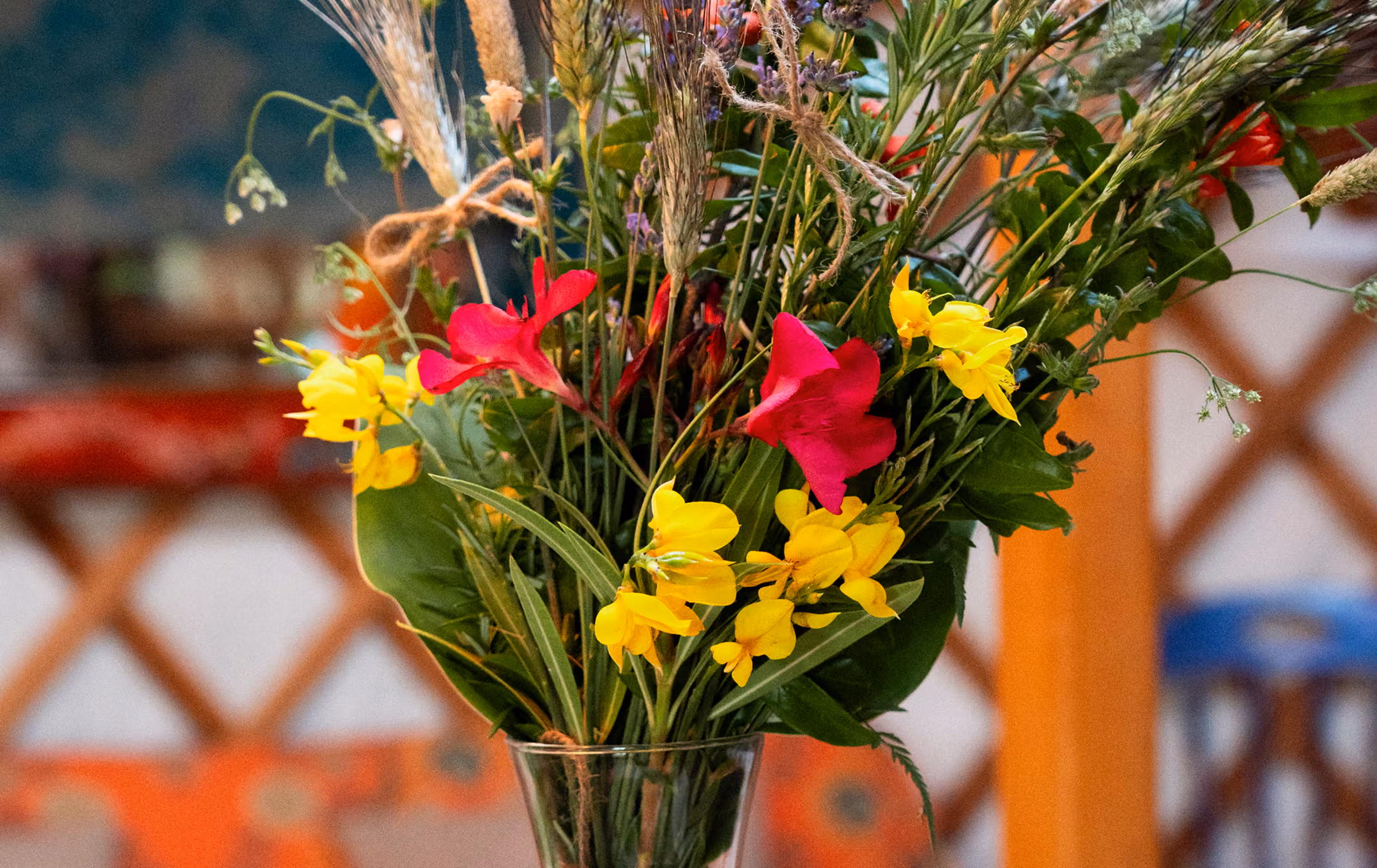Mazzo di fiori di campo - Esperienze al Glamping per coppie in Toscana Due cuori e una Yurta
