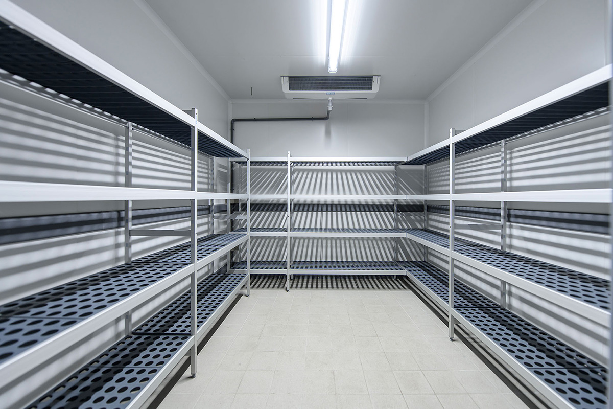 Cold room monitoring environment