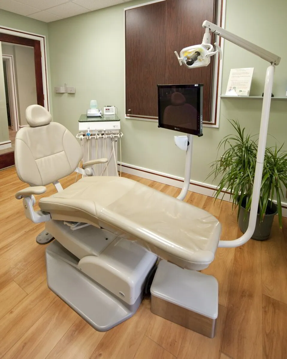 Patient Chair with lamp above patient