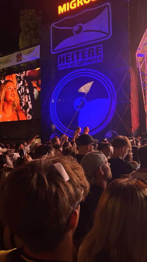 Publikum vor der Hauptbühne am Heitere Openair Zofingen