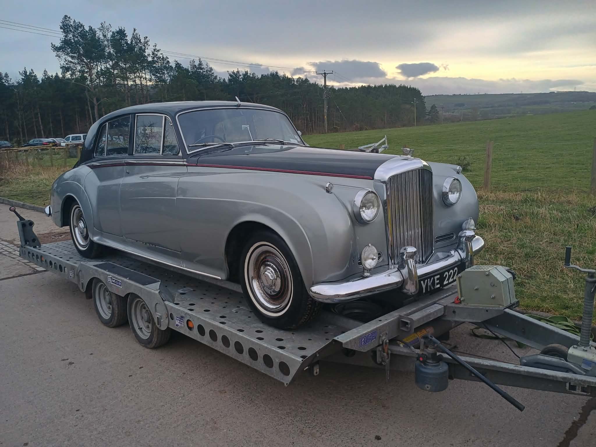 Large transport trailer for hire from M Barnes