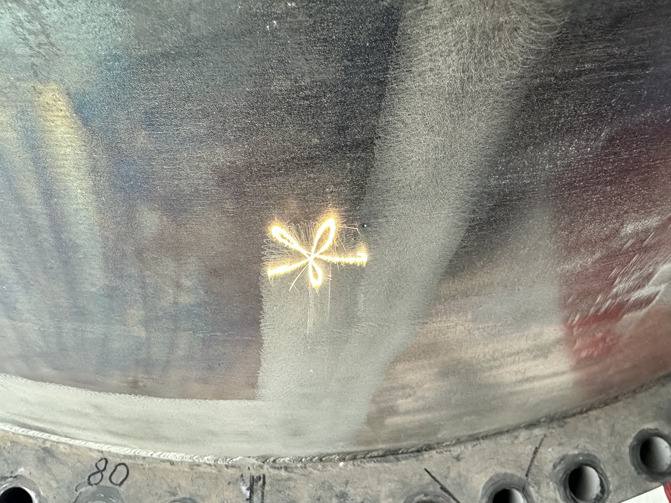 Laseraktivierte Metalloberfläche als Vorbereitung zum Kleben