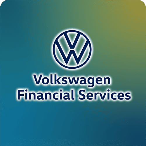 Logotipo de Santander Consumer Finance en fondo degradado azul y verde.