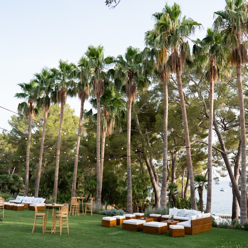 wedding under palm trees four seasons mallorca