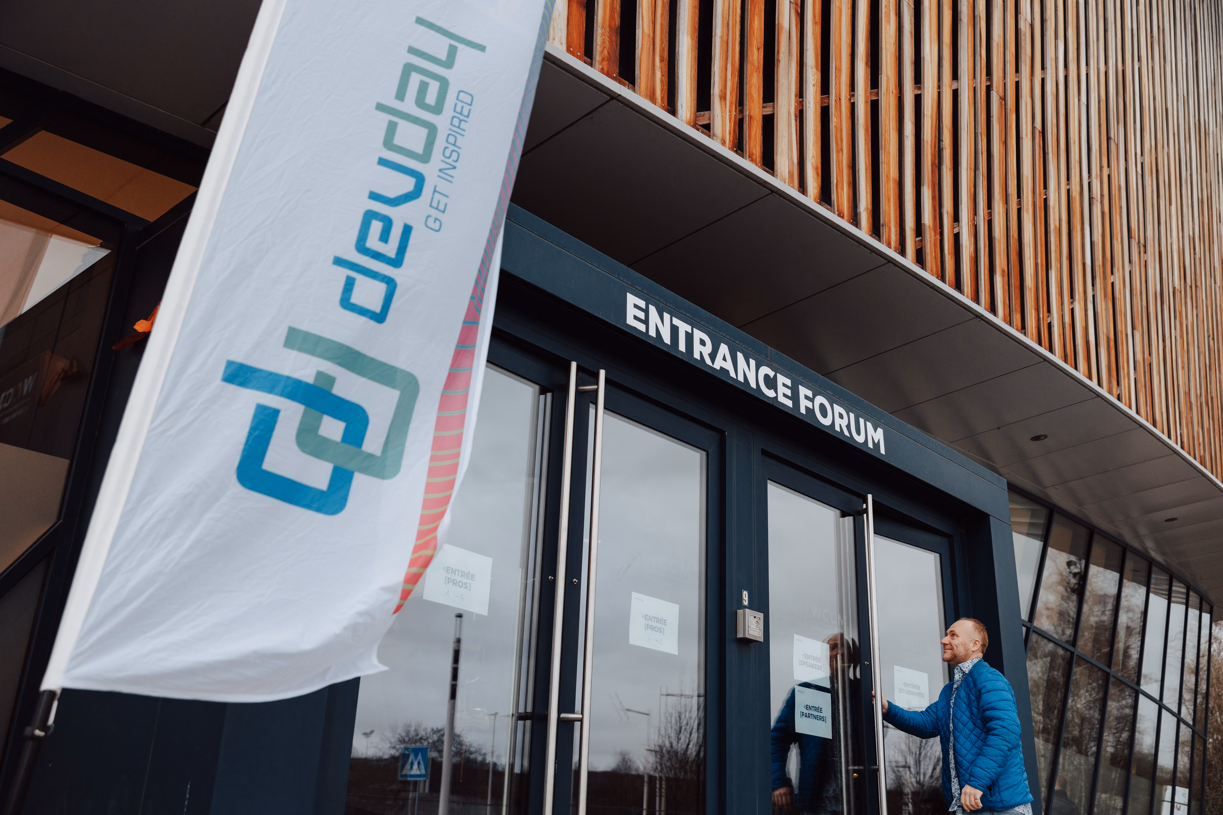 Sept salles, quarante conférences, une seule journée