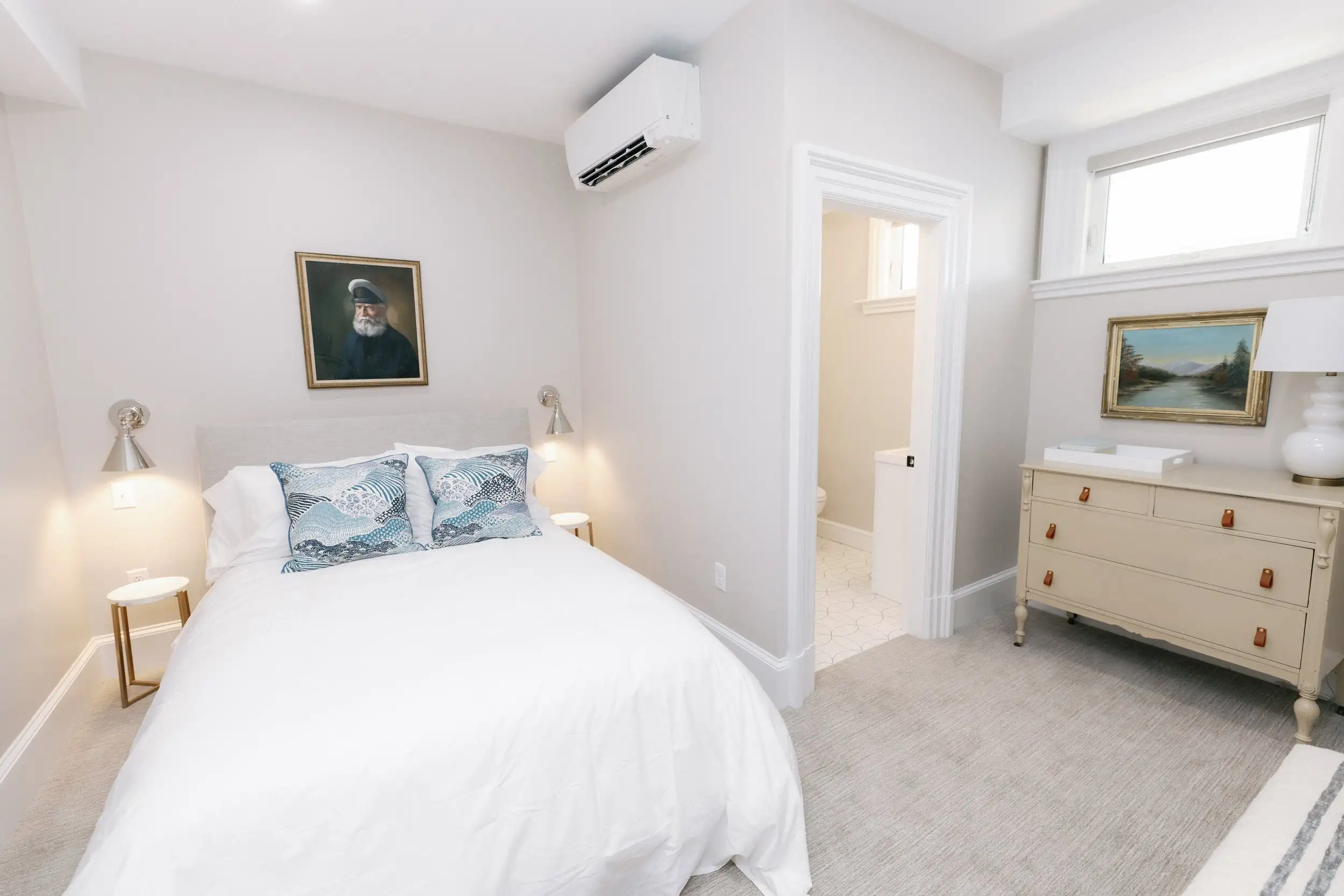 Room Img