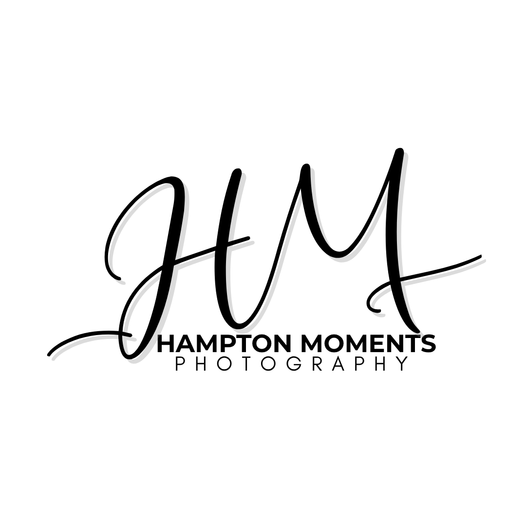 Stylized handwritten signature with the letters 'HM' in elegant cursive script.