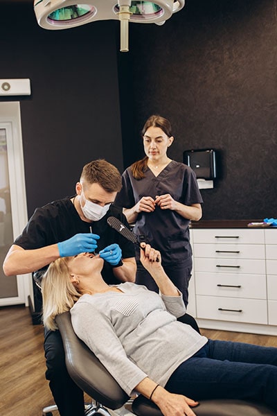 Emergency Dentist in Toronto, Dr. Mahan Alavi of Dentistry on King