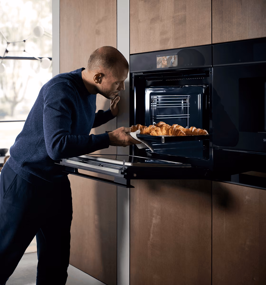 Siemens built-in oven with glass front and touch control display