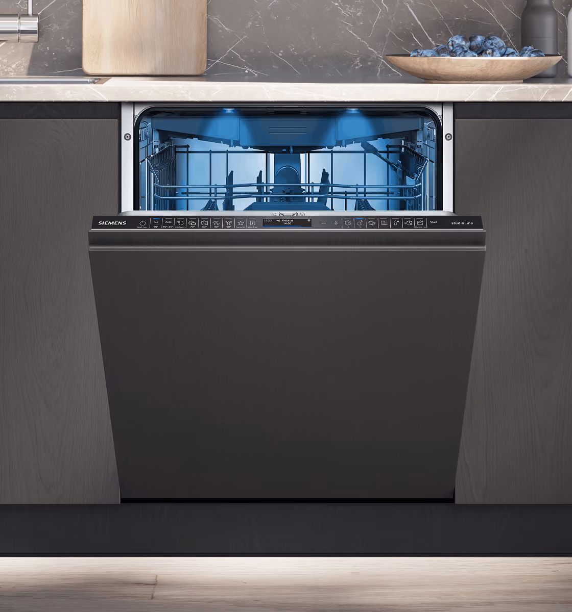 Siemens integrated dishwasher with flexible loading baskets