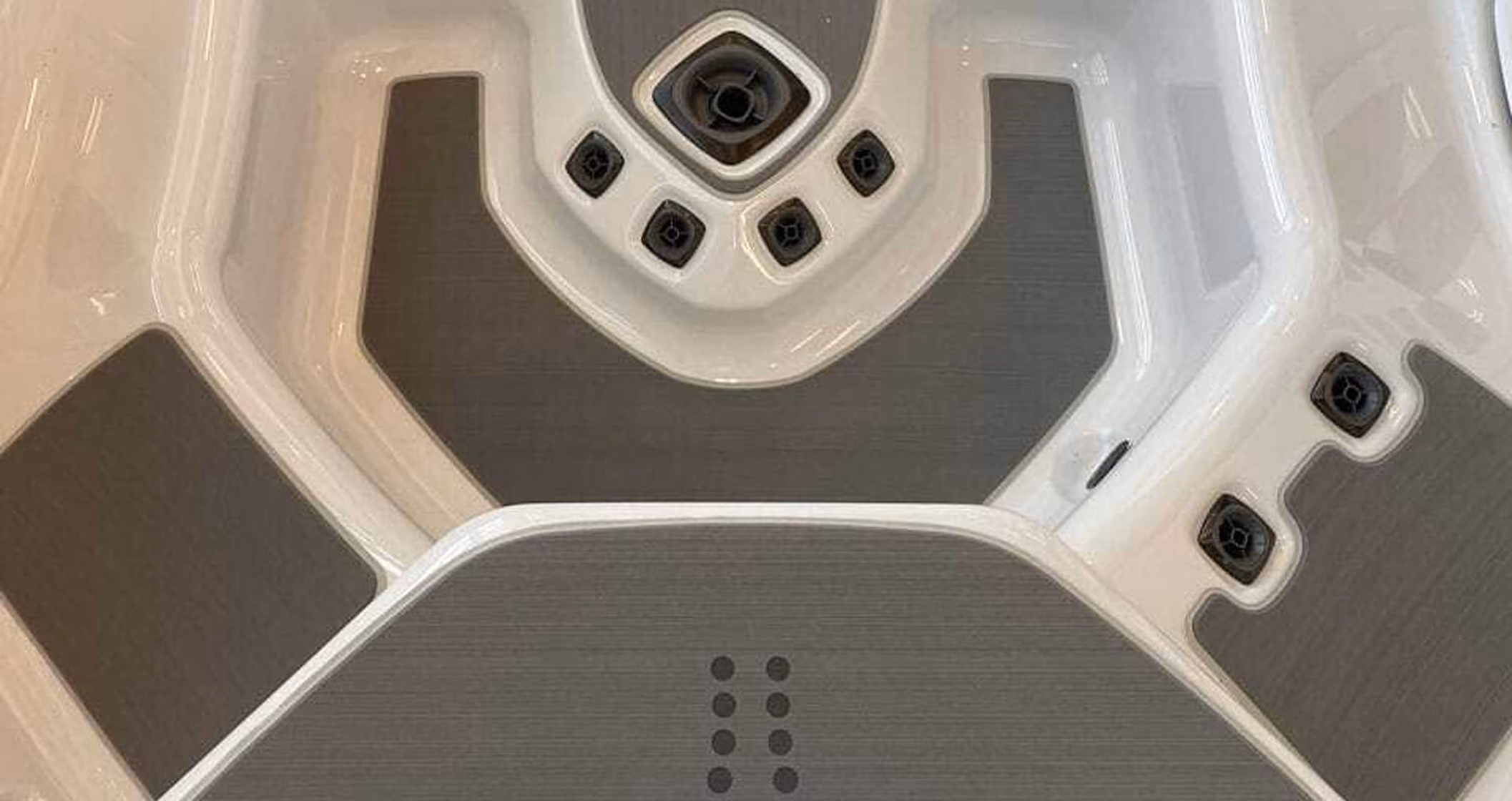 Bullfrog A Series spa with SwimDek surface
