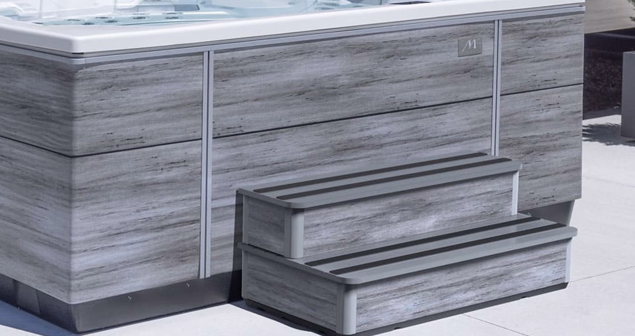 Bullfrog M Series spa step