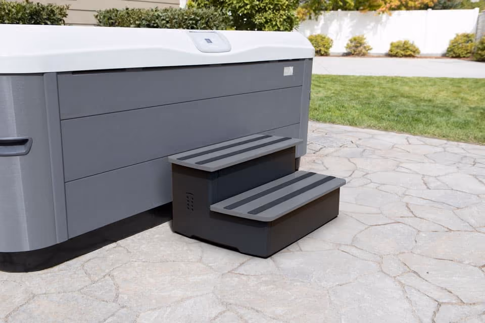 Bullfrog Element spa step