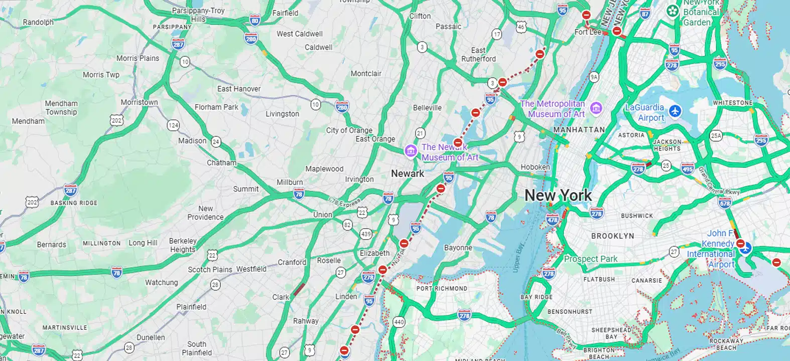 Traffic map showing New York City and surrounding areas with major highways and airports.