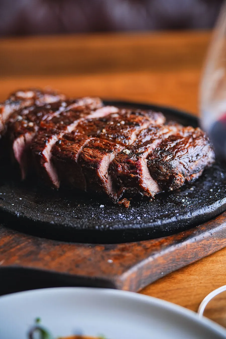 Fire-grilled steak served at DANTE Brasa y Fuego, a premium steakhouse in Polanco