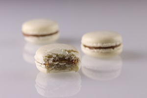 Salted caramel macaron
