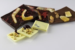 Chocolate bark with toppings