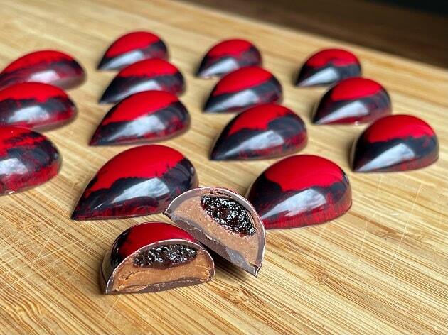 Almond and blackberry molded bonbon