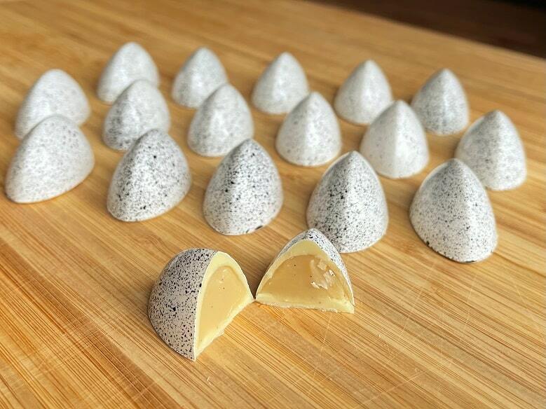 Super vanilla molded bonbon