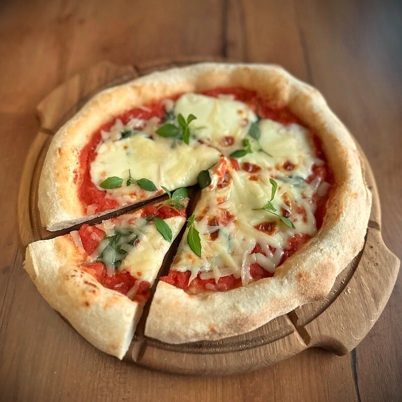 Margherita pizza