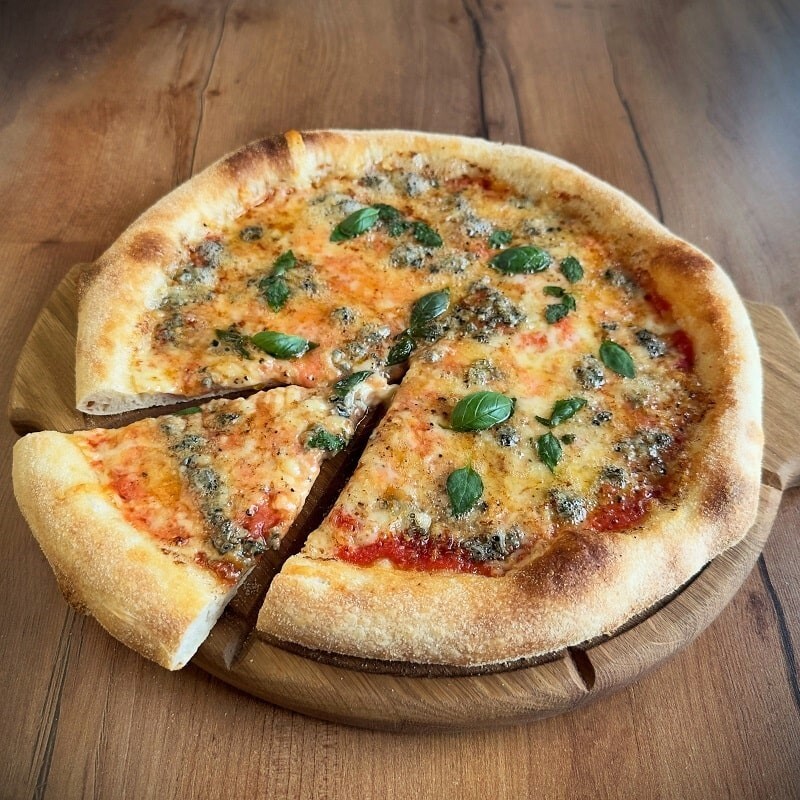 Quattro Formaggi pizza
