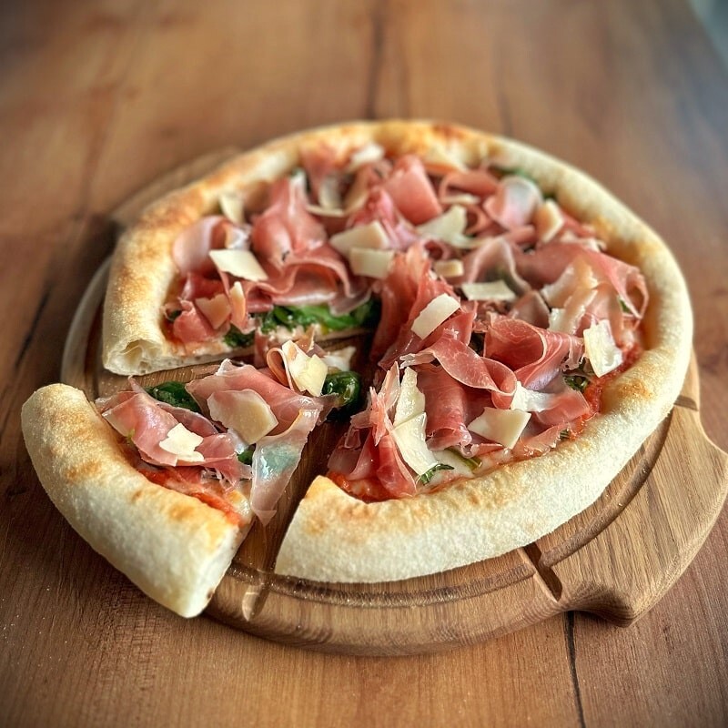 Prosciutto with Arugula pizza