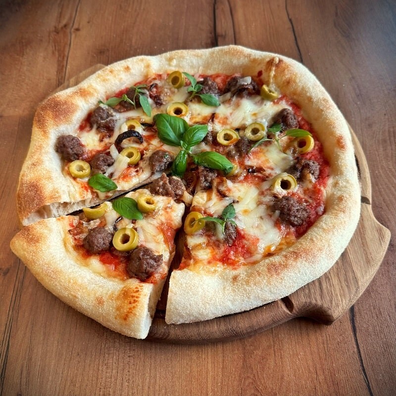 Veal Meatballs pizza