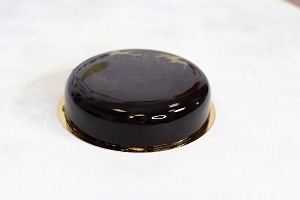 Black mirror glaze