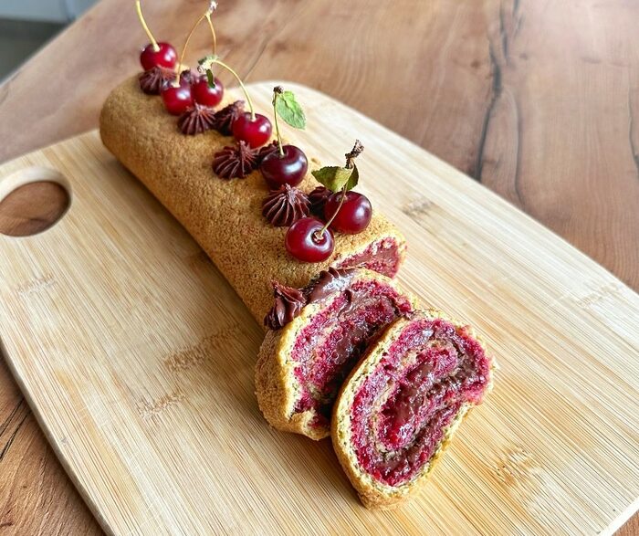 Matcha cherry roll