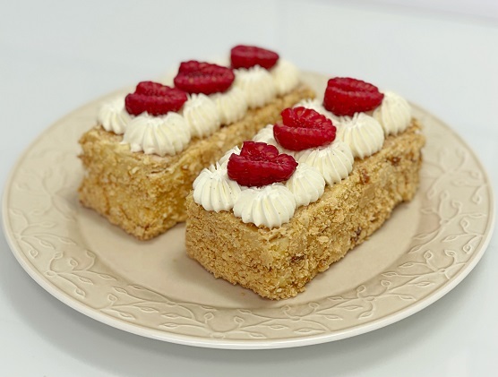 Millefeuille with layers of puff pastry and cream