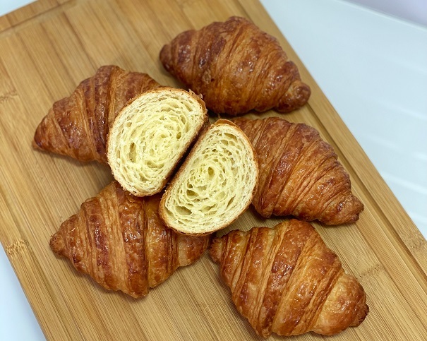 Classic croissants with honeycomb layers
