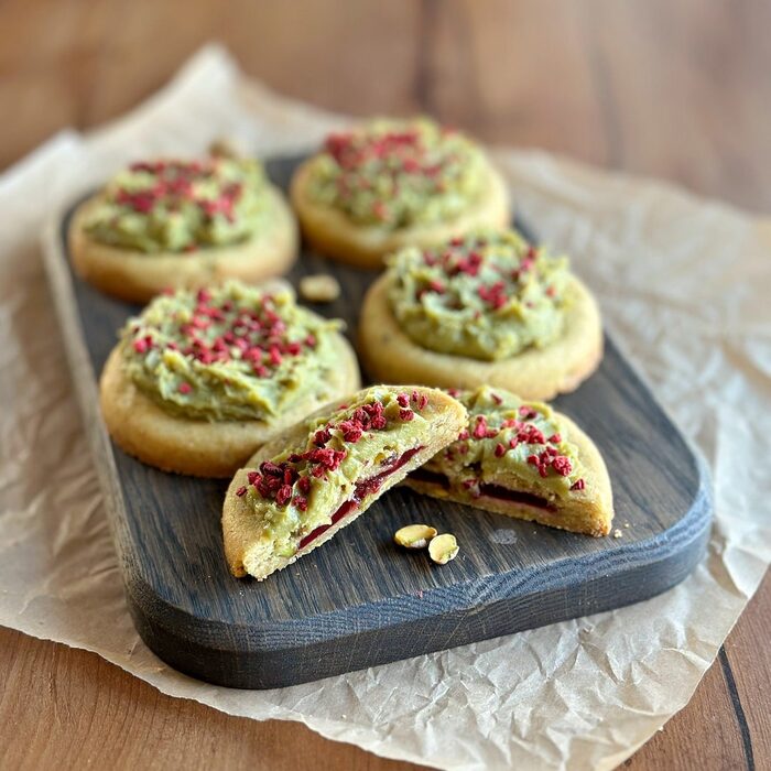 Raspberry Pistachio Cookies